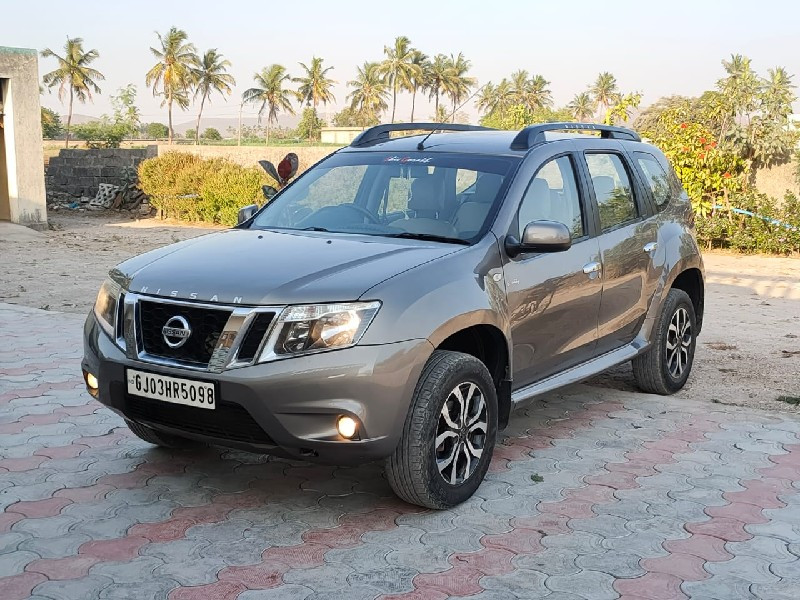 NISSAN TERRANO...