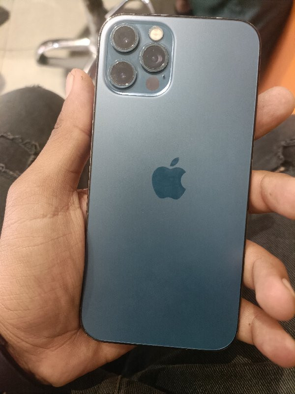 iphone 12 pro વ...