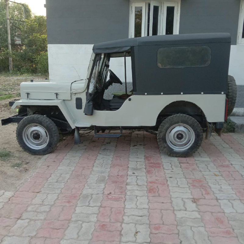 Mahendra jeep