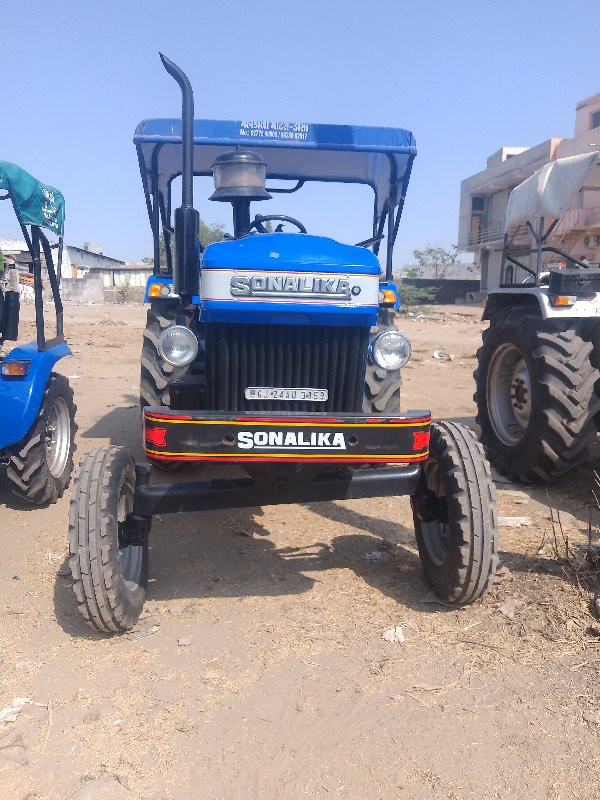 Sonalika 740