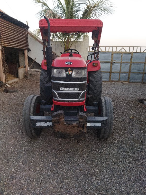 Mahindra yuvo t...