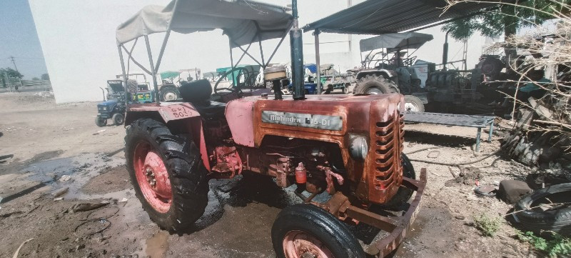 Mahindra 275