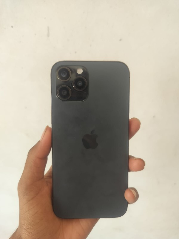 iPhone 12 pro m...