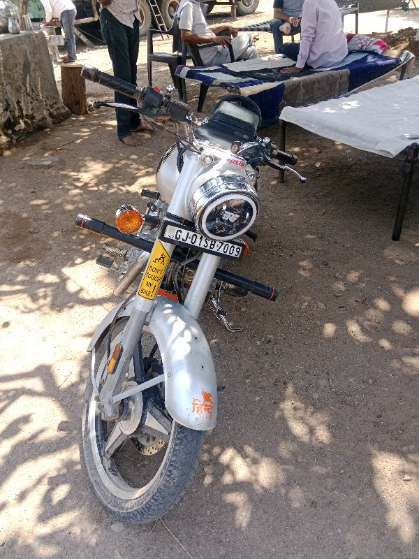 બુલેટ વેચવાનુ છ...