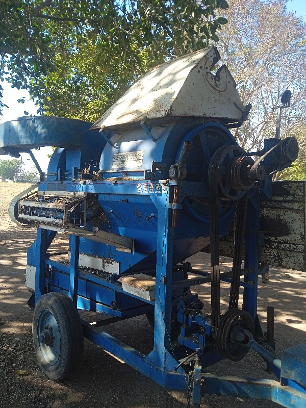 Bajaj threshr