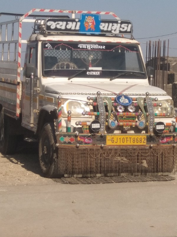 બોલેરો ગાડી