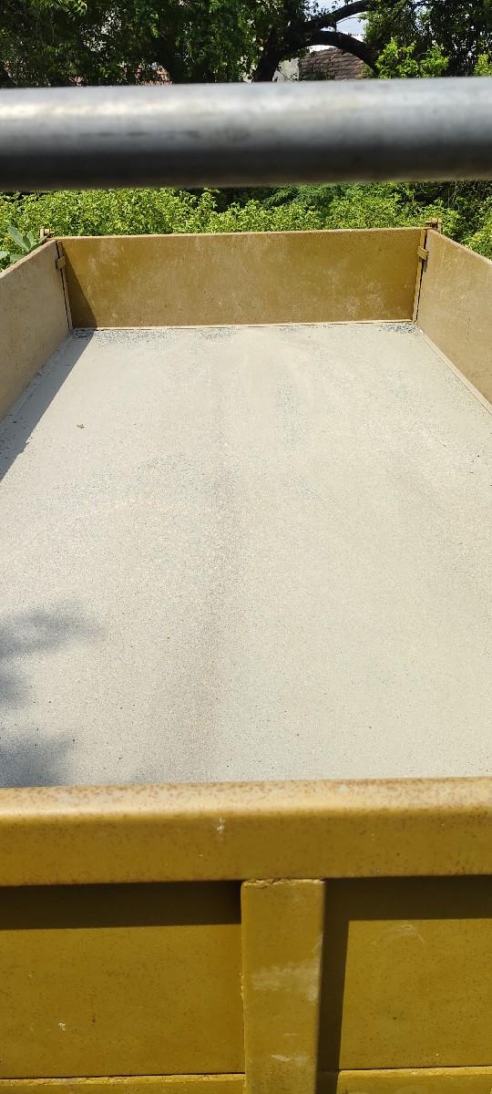 ટ્રેલર વેચવાનું છે