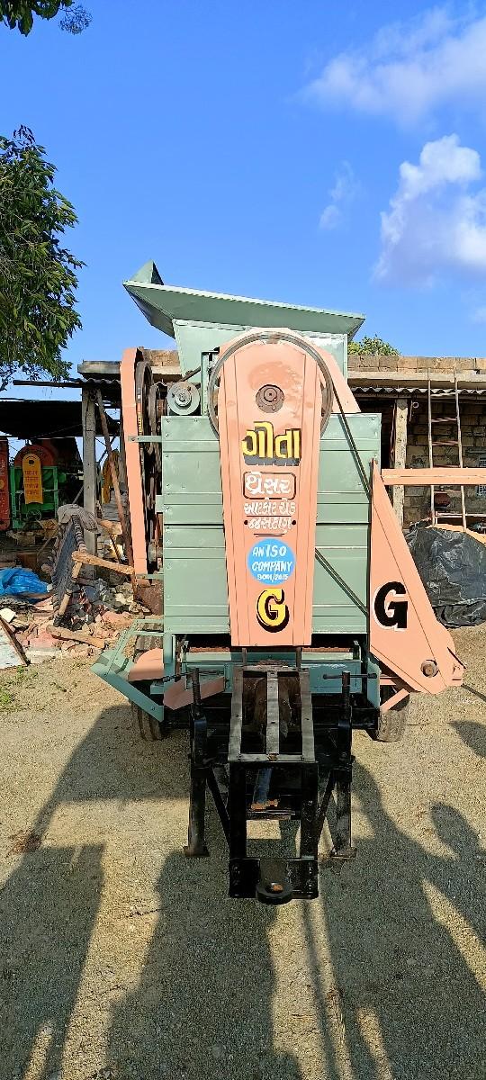 geeta thresar  (ગીતા)