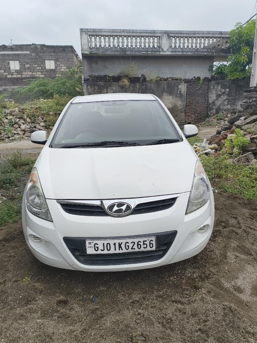 વેચવાની છે i20 ડીઝલ 1 વૉનર