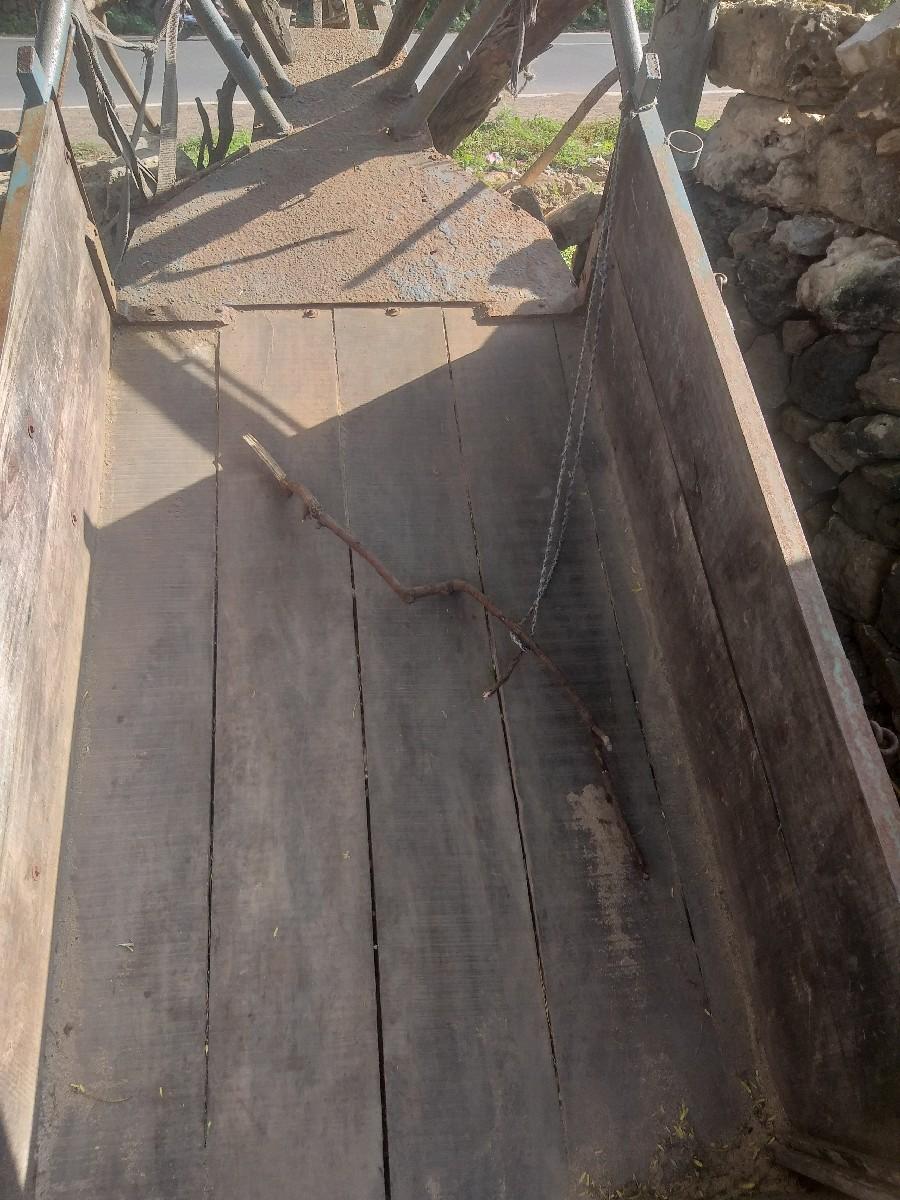 બળધ ગાડી વેચવા ની છે