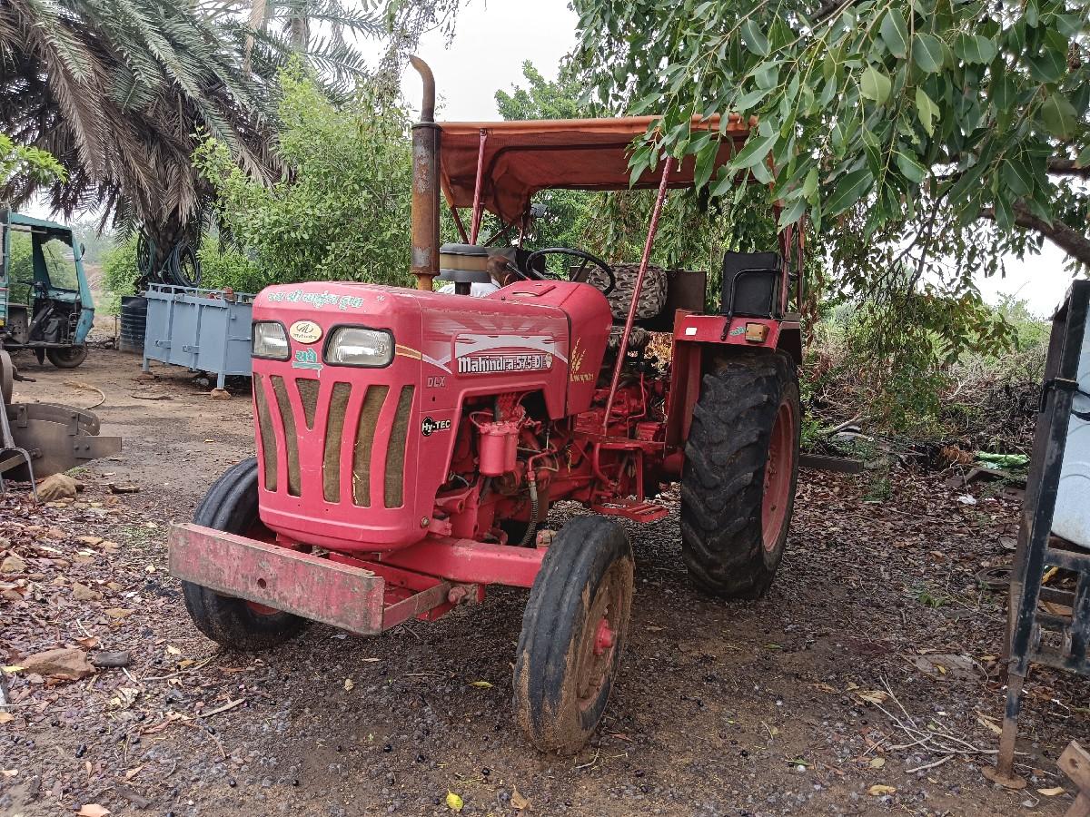 ટ્રેક્ટર વેચવાનું છે