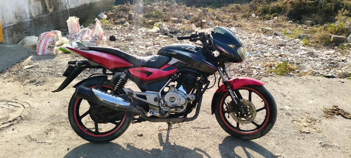 પલસર ગાડી વેચવાની છે