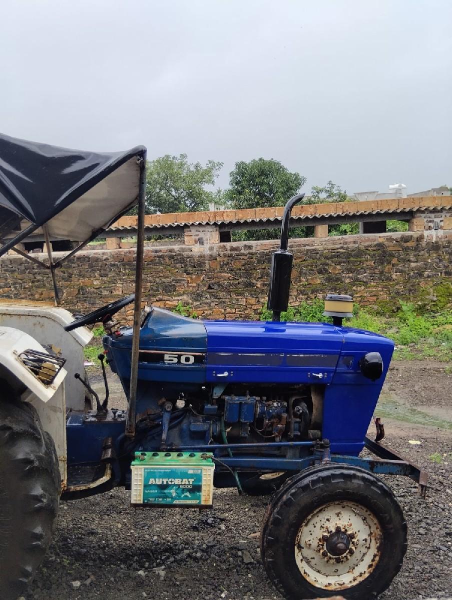 ટ્રેક્ટર વેચવાનું છે.