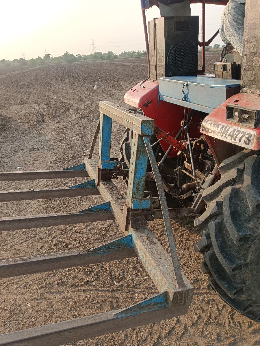 આ ચીપિયો વેચવાનો હે