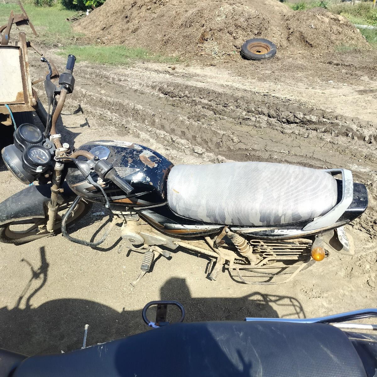 સી ટી 100 બજાજ ની ગાડી