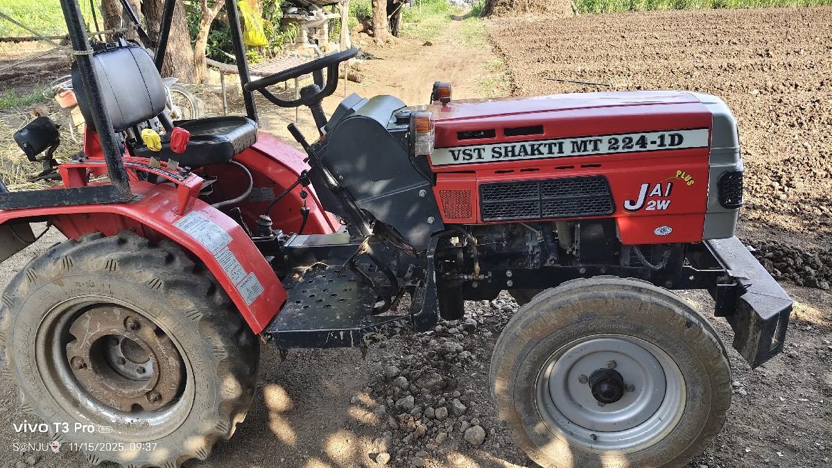 મીની ટ્રેક્ટર વેચ વા નું છે