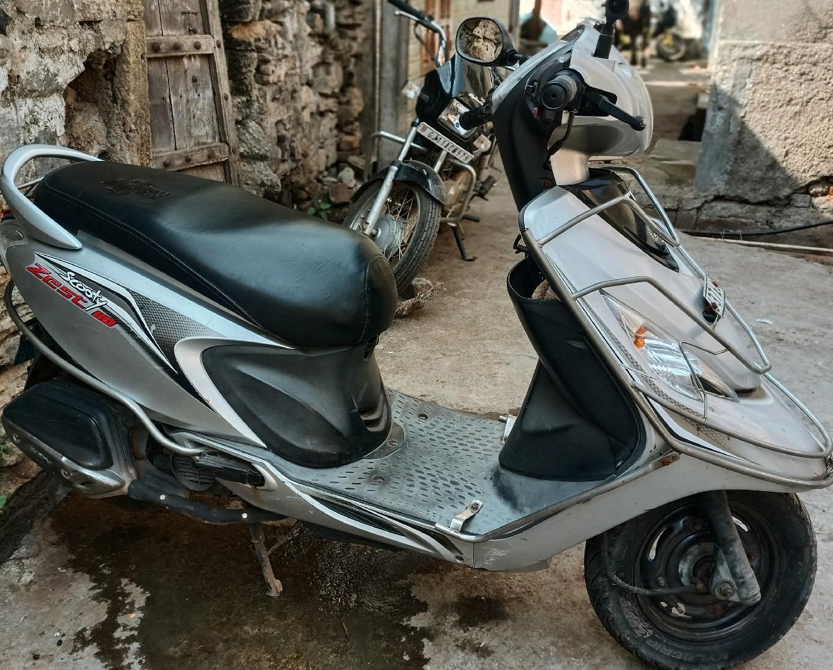 TVS Zest 110 સ્કુટી વેચવાનું છે.
