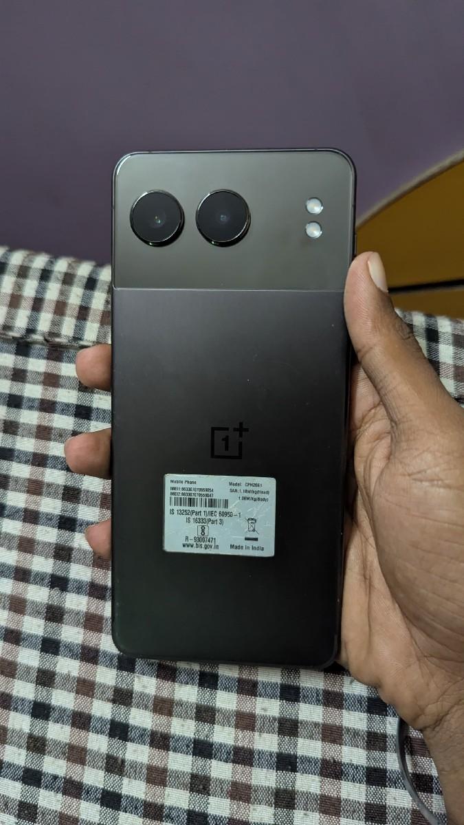 મોબાઈલ વેચવા નો છે