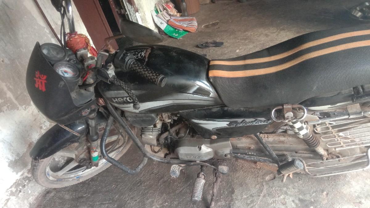 વેચવાનું છે મિયાણી ગાડી છે