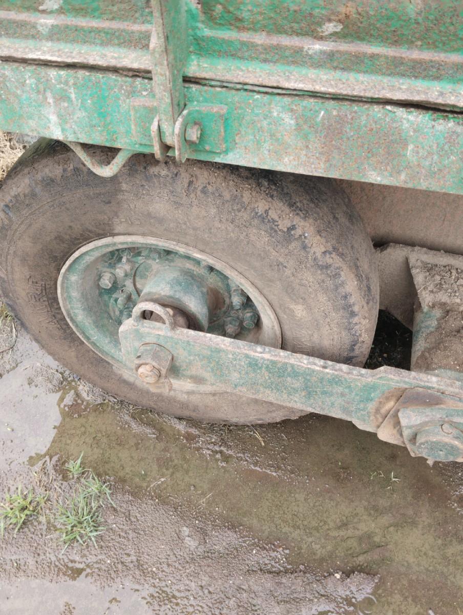 ફોરવીલ ટેલર વેચવાનો છે