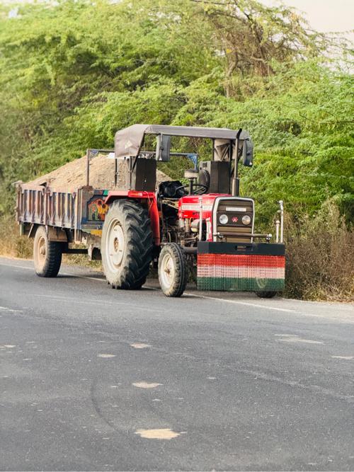 ટ્રેક્ટર વેચવાનુ છે