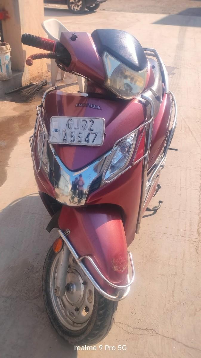 yah gadi Bechne Ki Hai