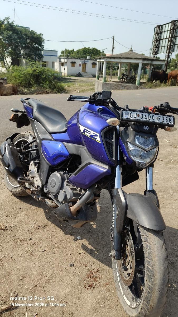 ગાડી વેચવાની છે YAMAHA FZS V2