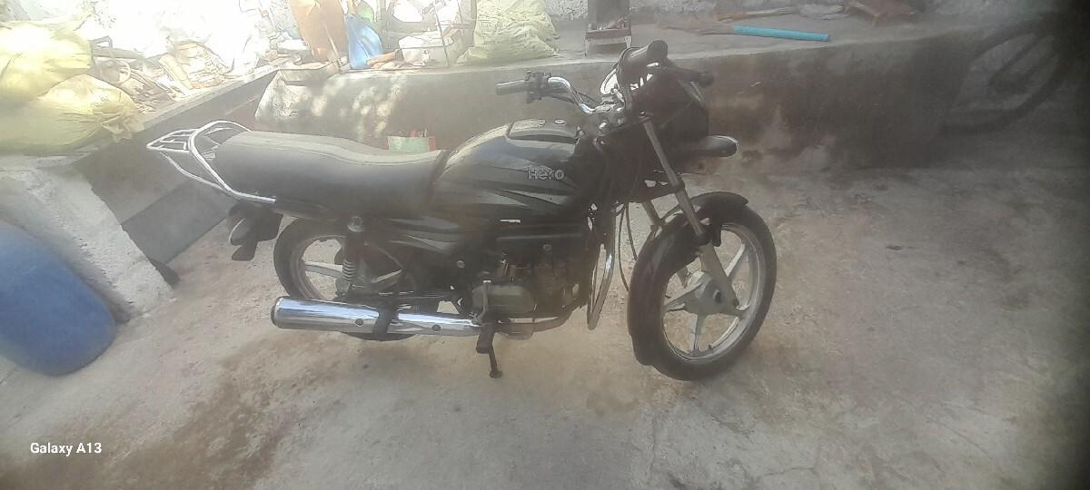 ખુસબુ ની રિક્શા લેવાની છે