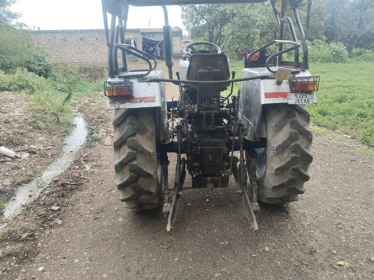 ટ્રેકટર વેચવાનું છે