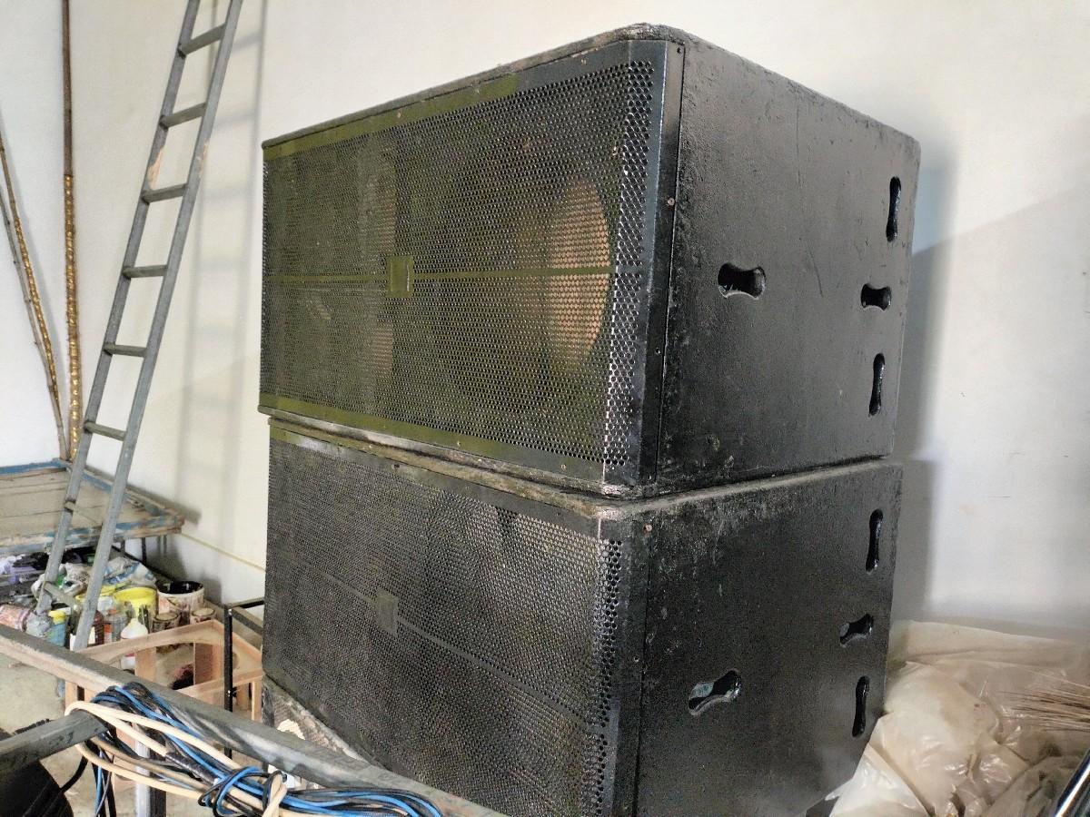 scoop bass ખાલી કેબિનેટ