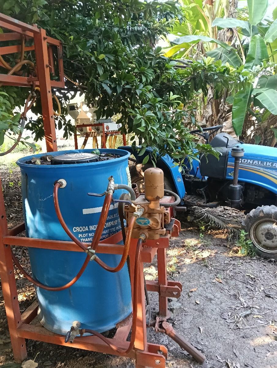 કપાસ માં દવા છાંટવાનો પંપ