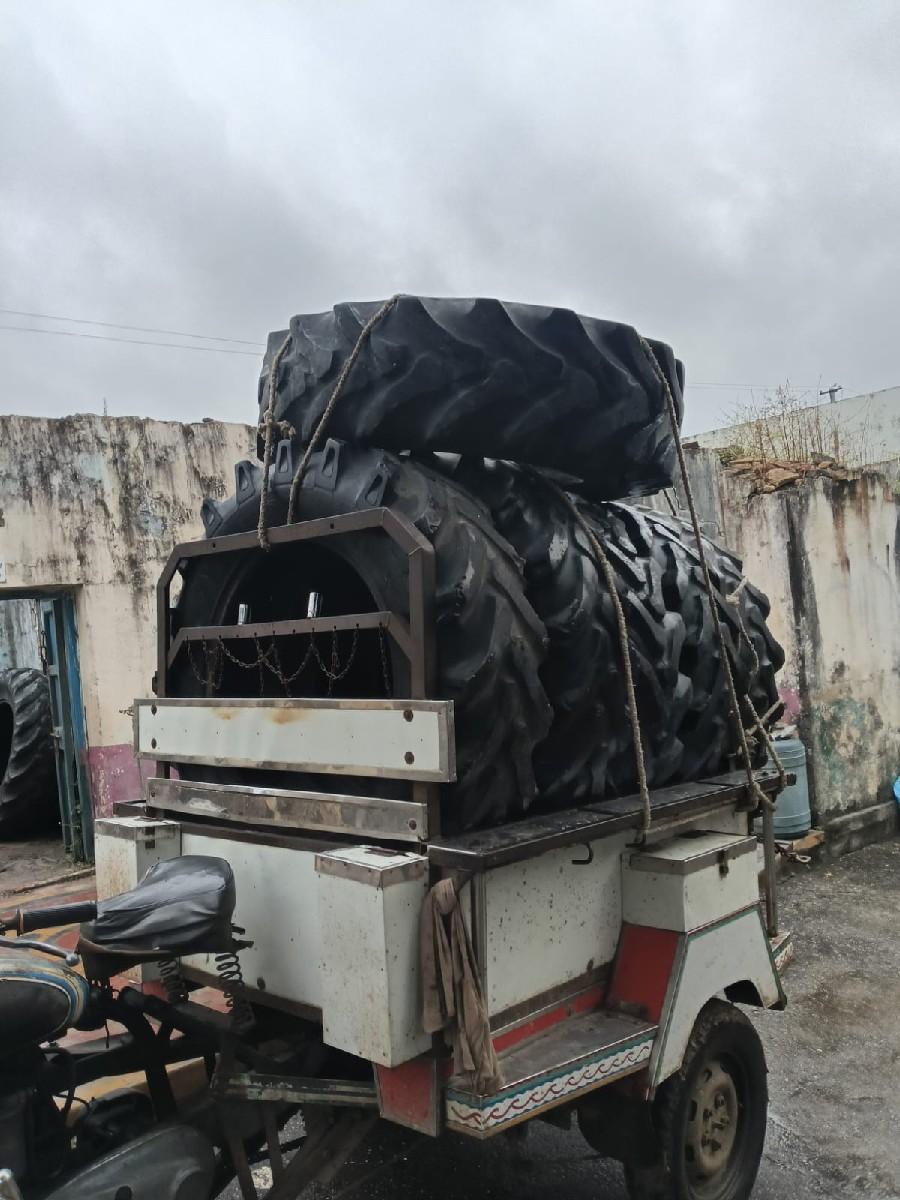 જૂના ટેક્ટરના ટાયર વ્યાજબી ભાવે