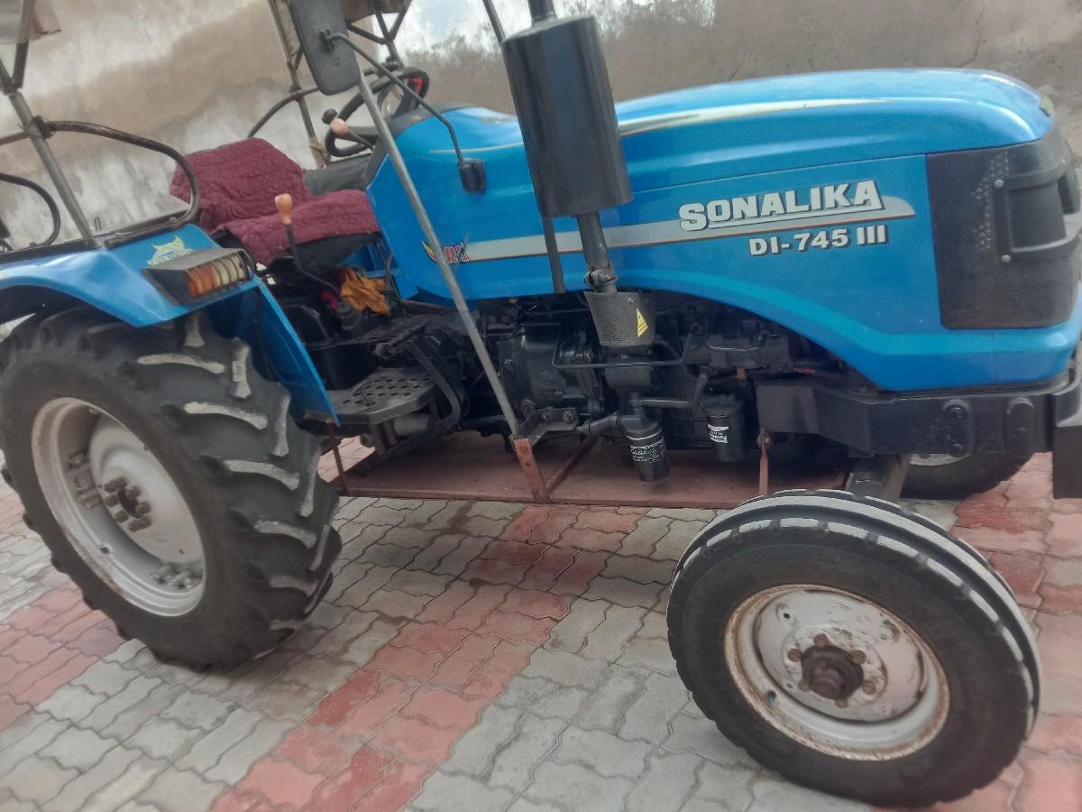 ટ્રેક્ટર વેચવાનું છે