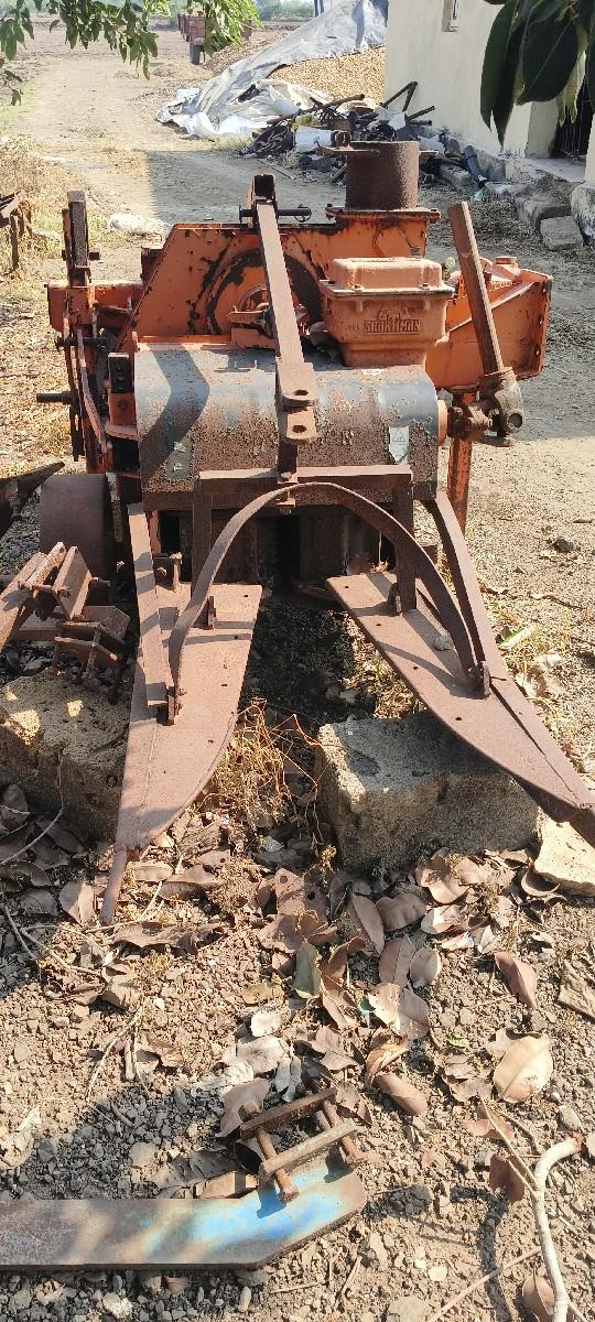 કપાસ કાપવાનું મશીન વહેચવાનું છે