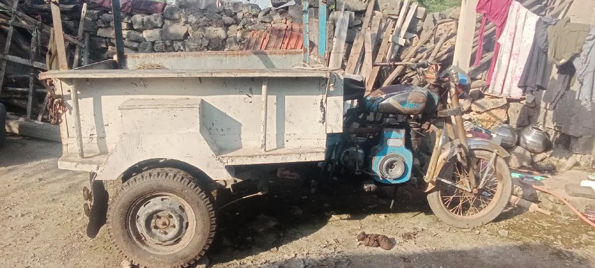 ૭. ૫૦ એન્જીન ઠાઠુ રીક્ષા ચિરાગ