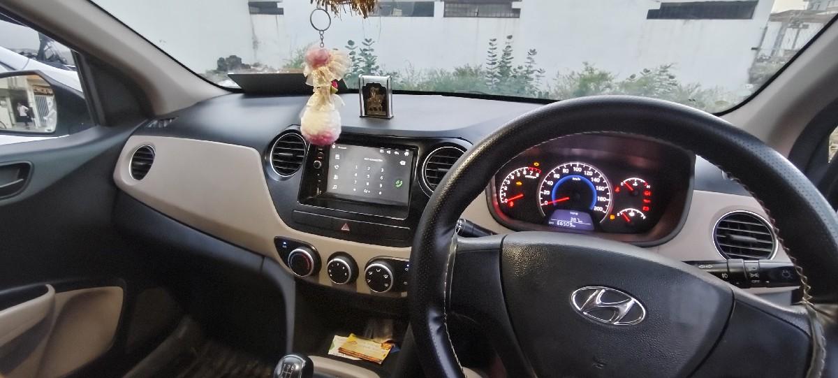 ફોર વ્હીલ કાર વેચવા ની છે