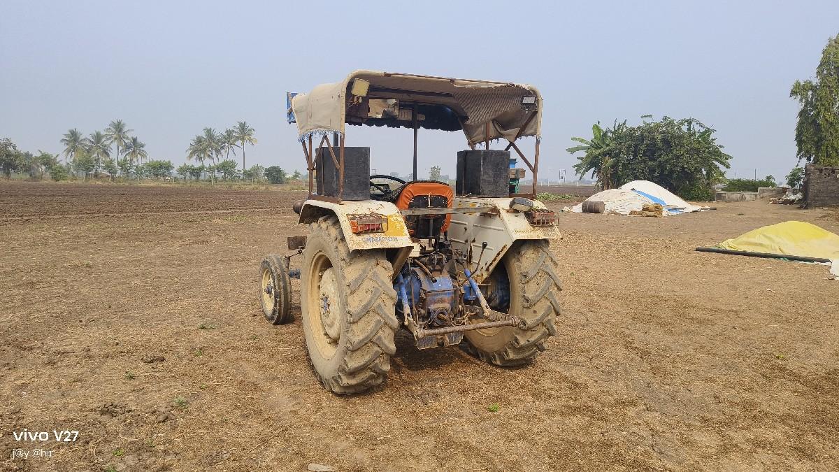 ટ્રેકટર વેચવાનું છે