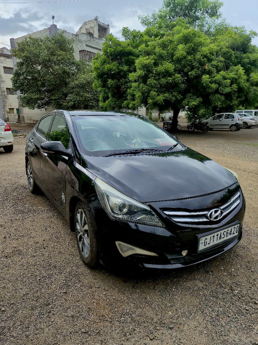 Hyundai Verna Black Top Medel