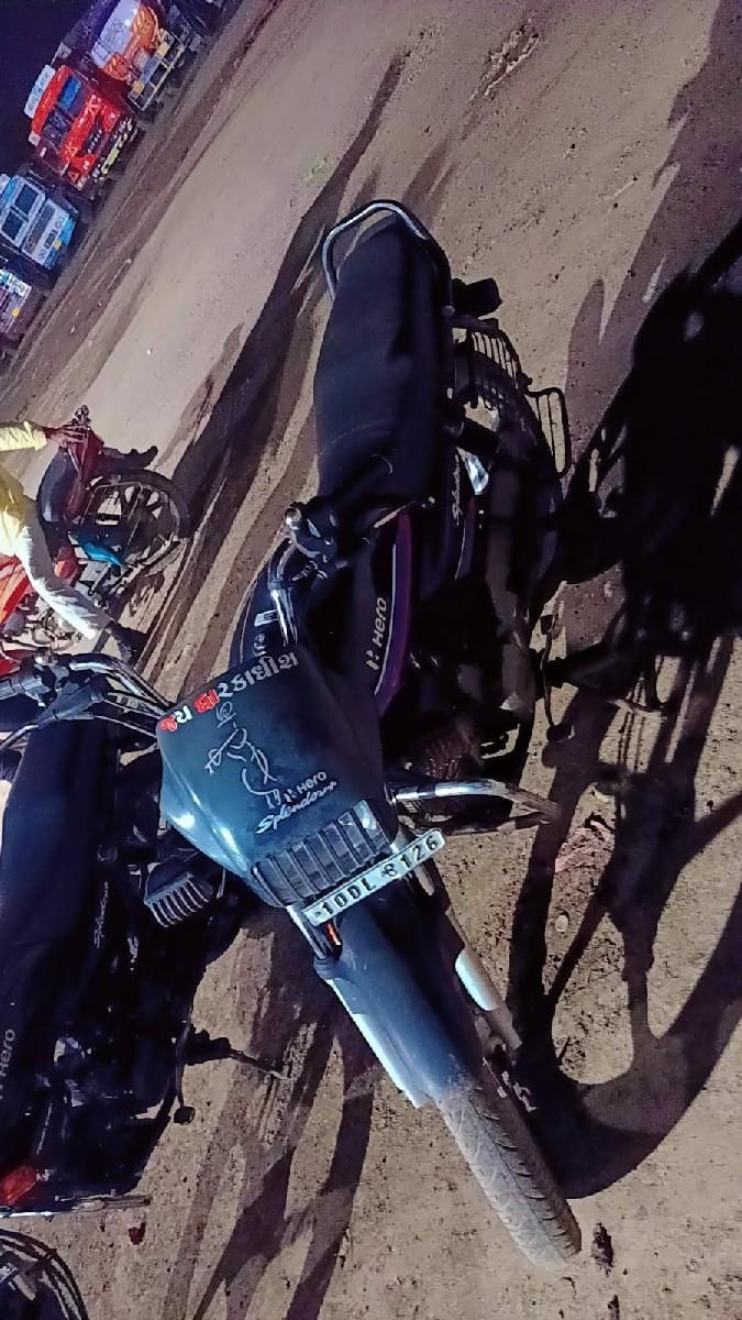 a gadi pasand thi Mane