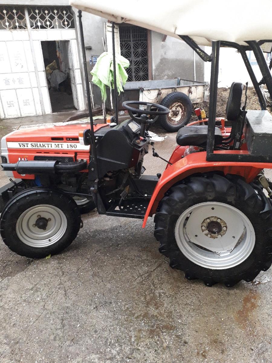 મીની ટેકટર વેચવાનુ છે