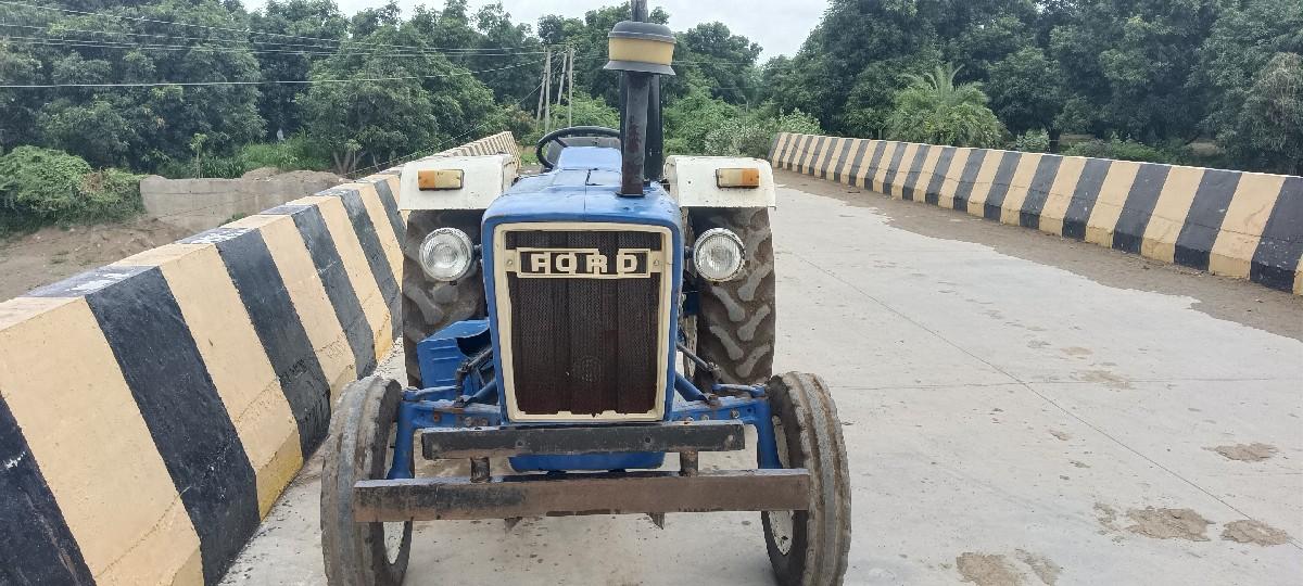 ટ્રેક્ટર વેસવાનૂ છે