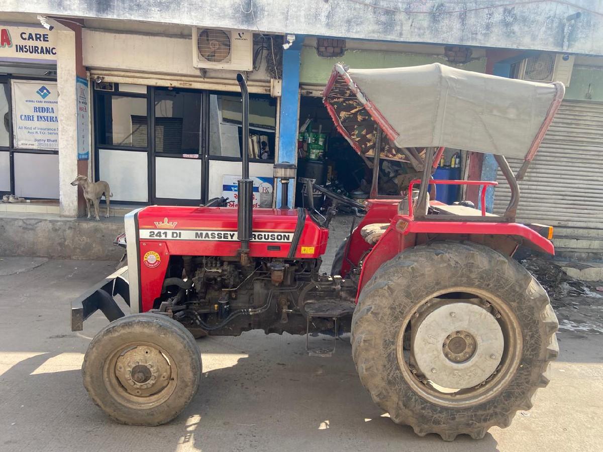 ટ્રેક્ટર વેચવાના છે