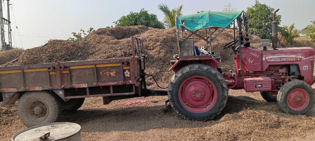 ટ્રેક્ટર નુ મોડેલ 2011 નુ છે