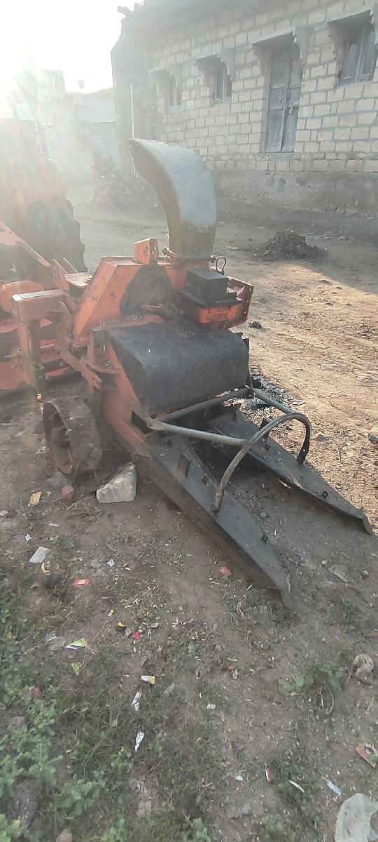 શક્તિમાન શ્રેડર વેચવાનું છે.