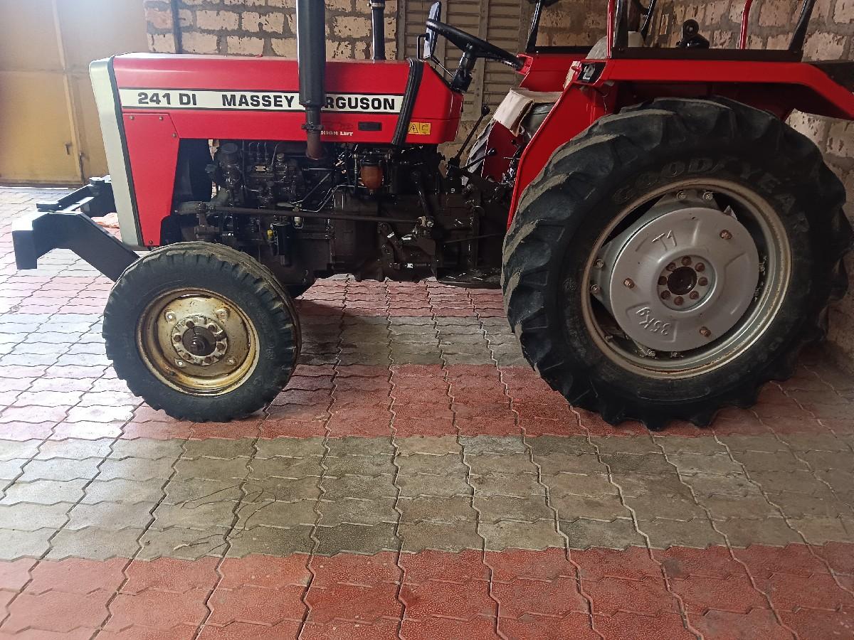 ટ્રેક્ટર વેચવાના છે