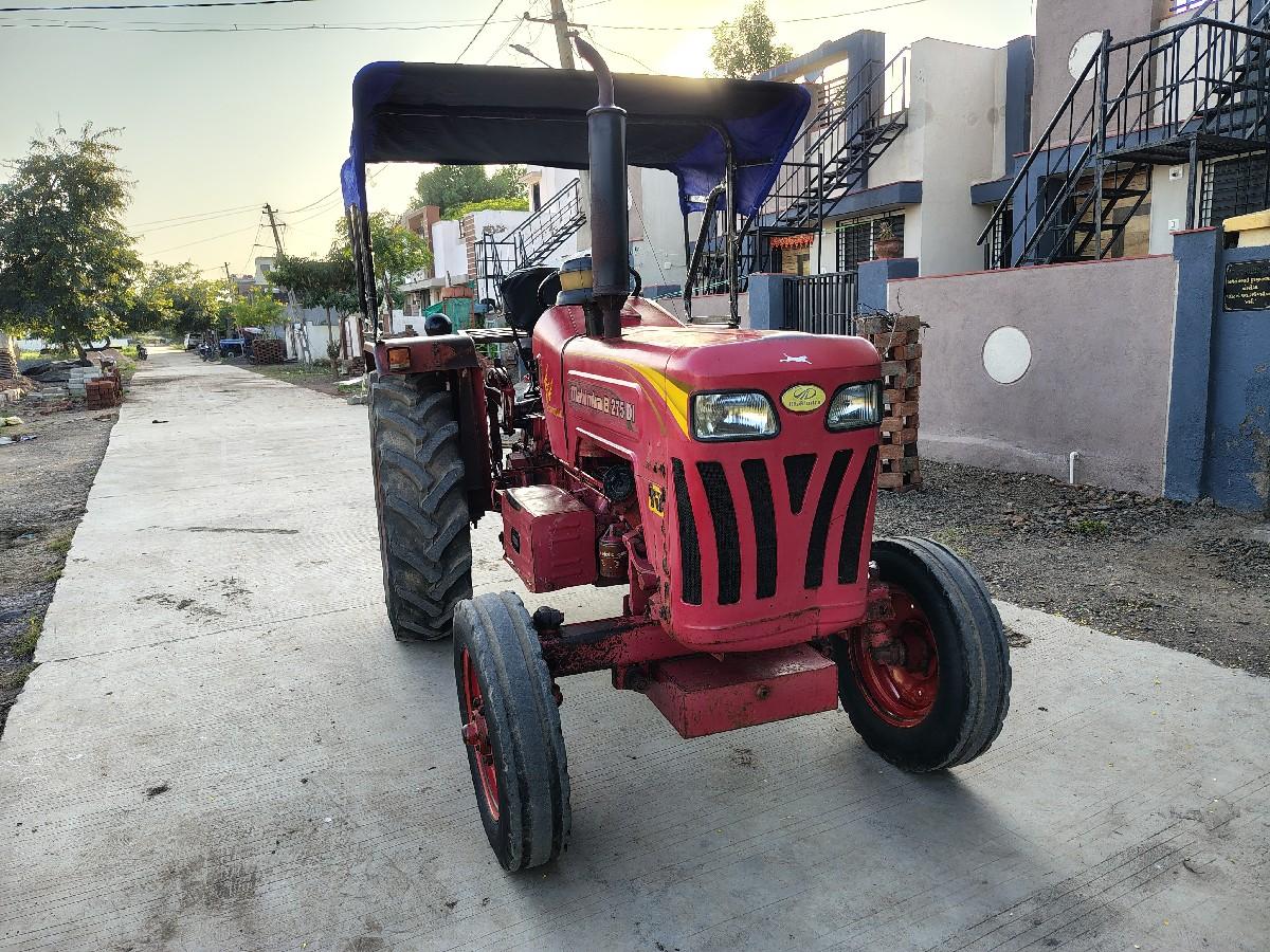 Mahendra 275 DI