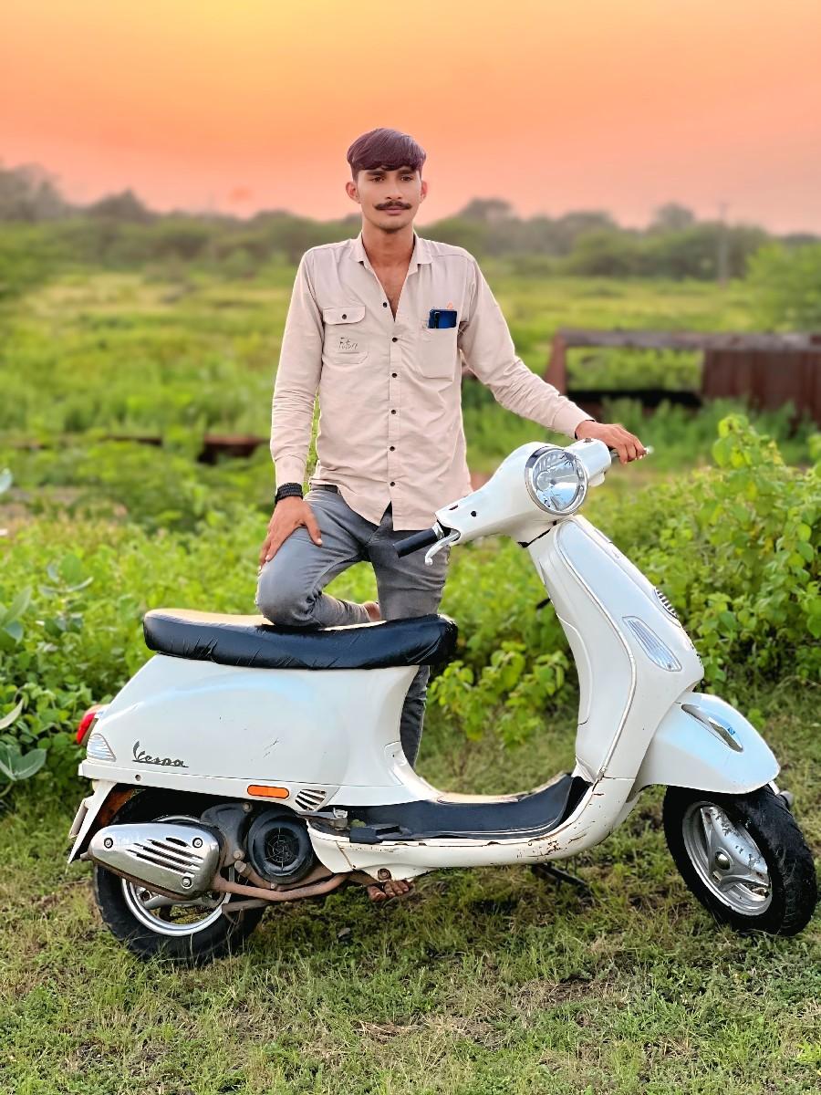 સાલુ કપલીટ છે બેય ટાયર નવા