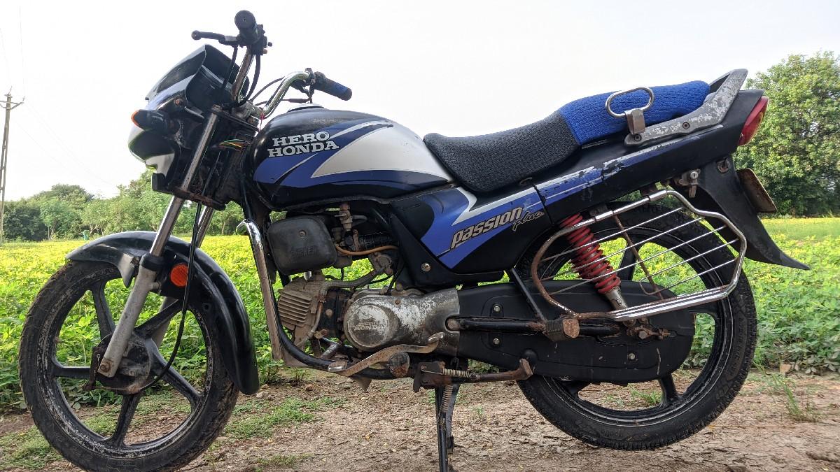 ટુ વ્હીલર વેચવા નુ છે.