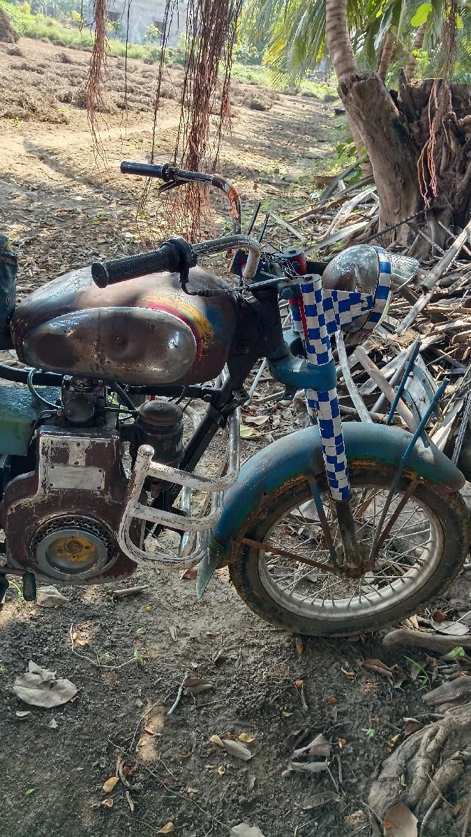 રીક્ષા વેચવાની છે ગામ વલ્લભગઢ