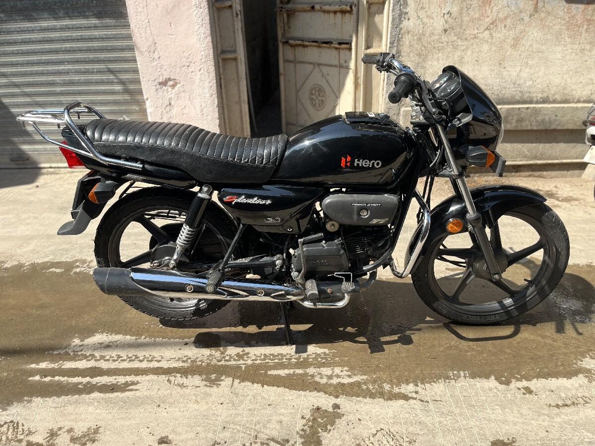 ૨૦૨૨ સ્પ્લેન્ડર બાઈક વેચવાનું છે